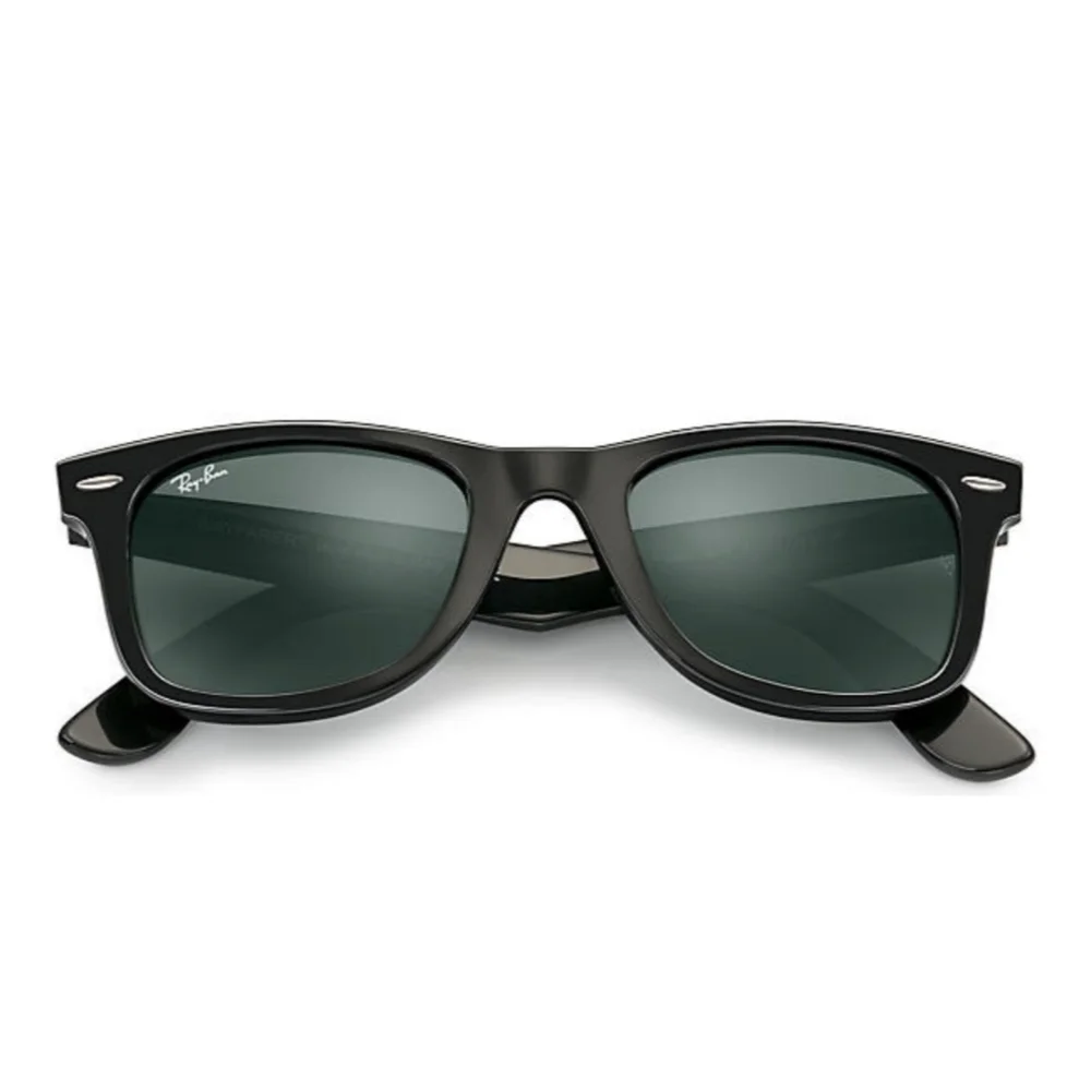 Black Ray-Bans, new without tags, comes with case!